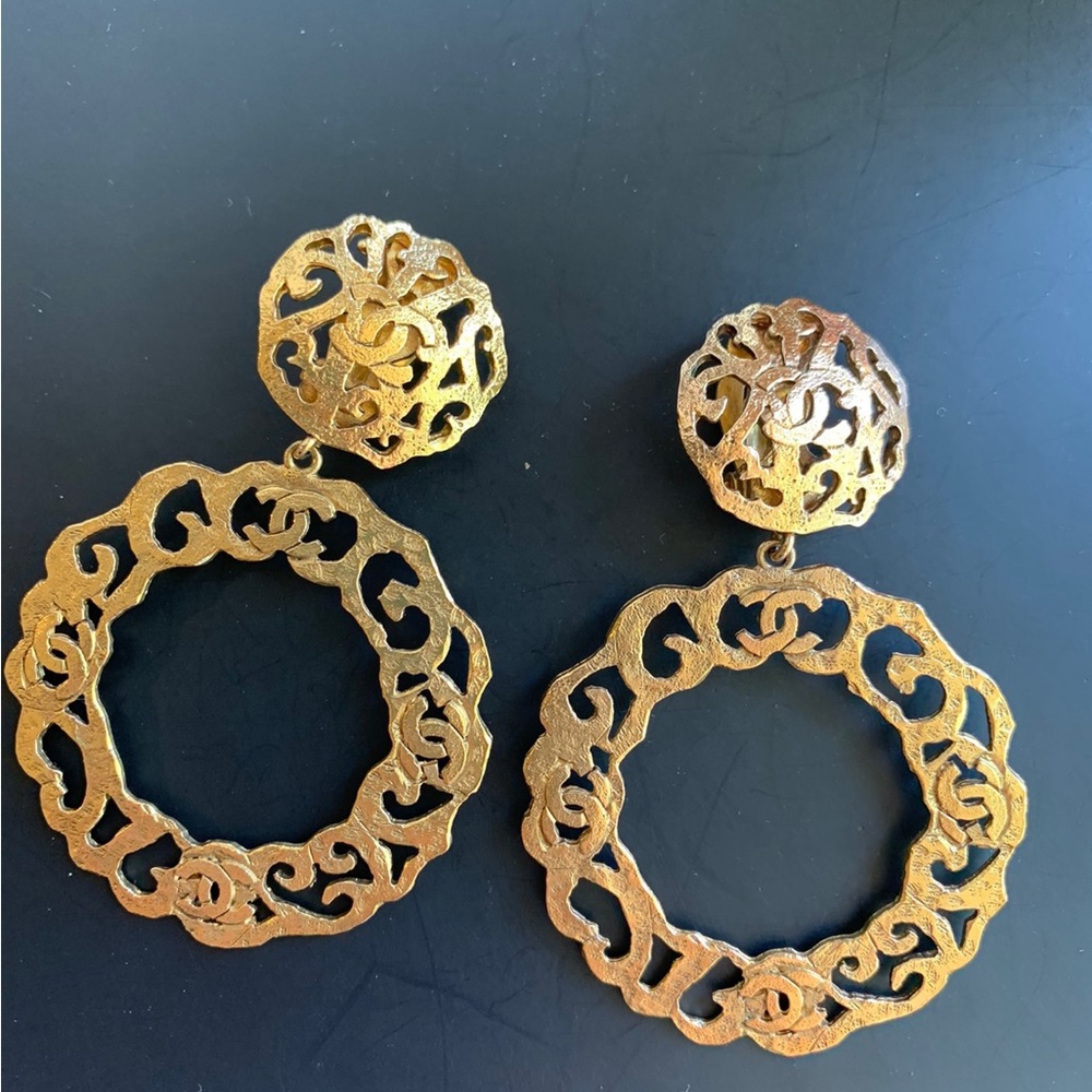Chanel vintage XL CC clip on earrings